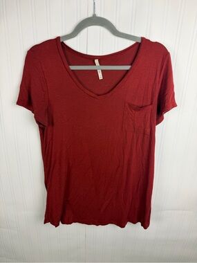 Active USA Women's Pocket V-Neck Tee - Wine